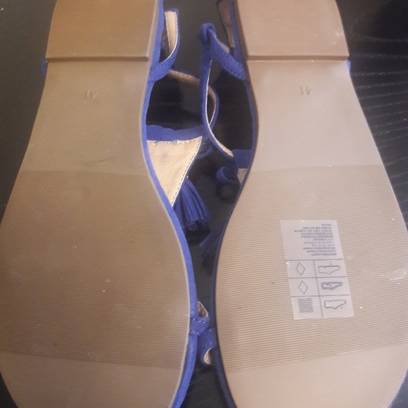 Shoes - Picture 3 of 6